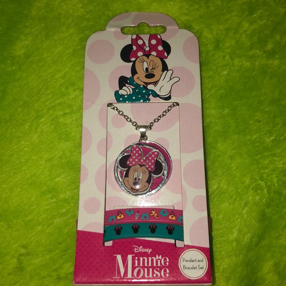 💥💕2/$10 Minnie Pendant & Bracelet Set💕💥